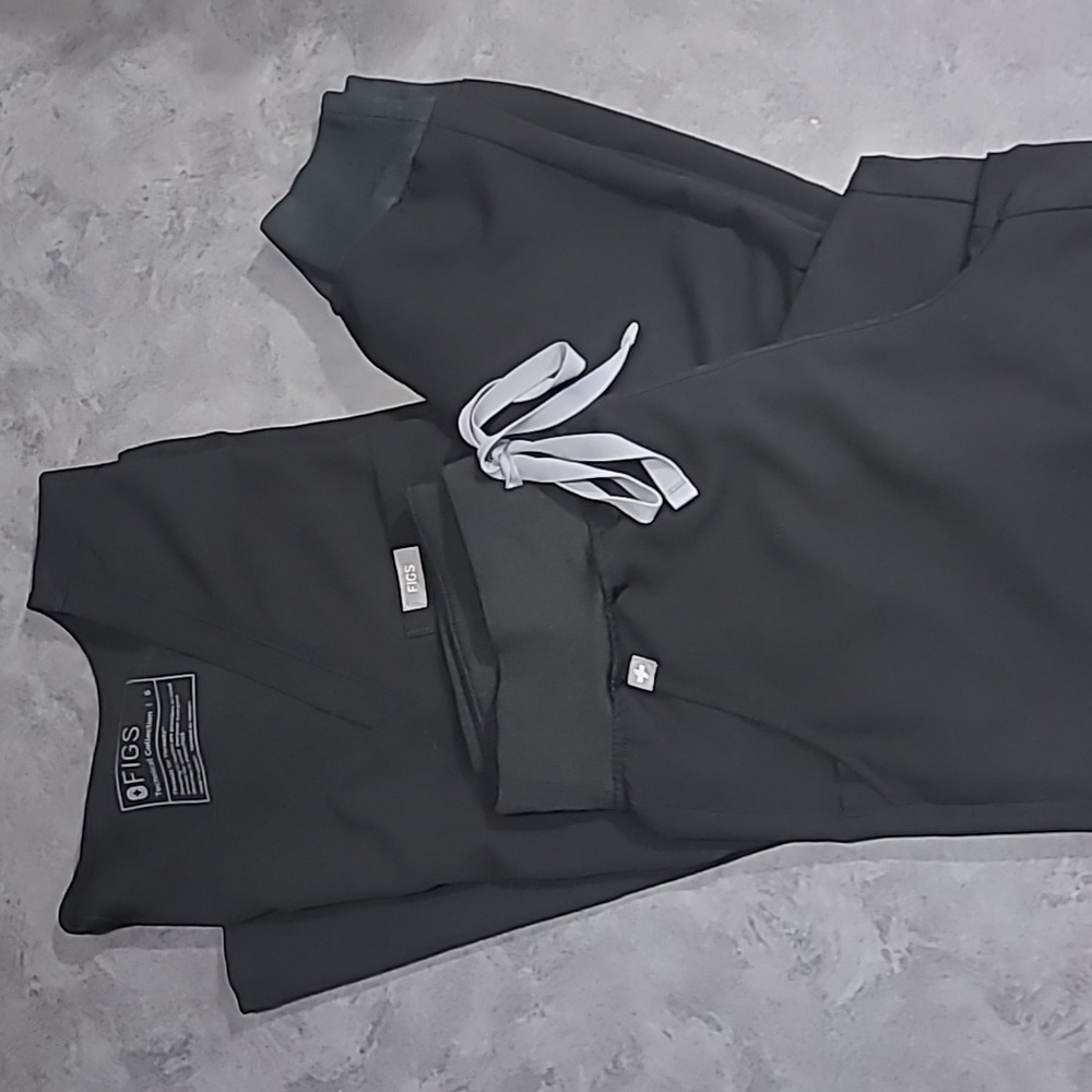 FIGS Small Scrub Set
